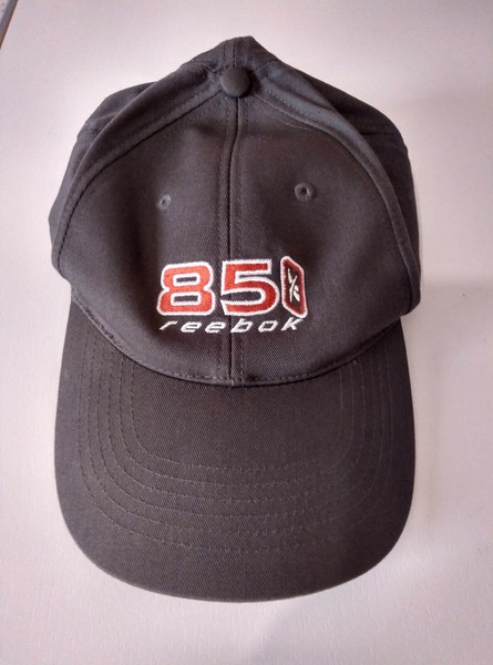 Gorra Reebok gris