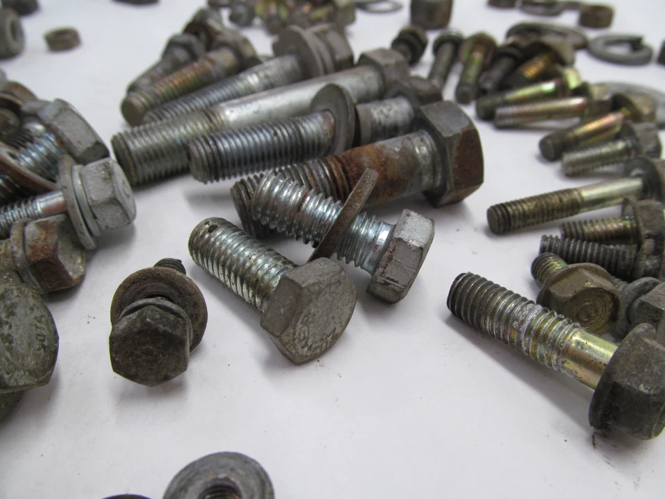 Honda Goldwing GL1000 1977 varios tornillos varios varios Foto 3 de 4