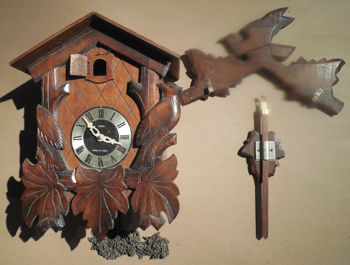 VINTAGE COO COO CLOCK WM CHINA UNTEST PROJECT PART PIECE