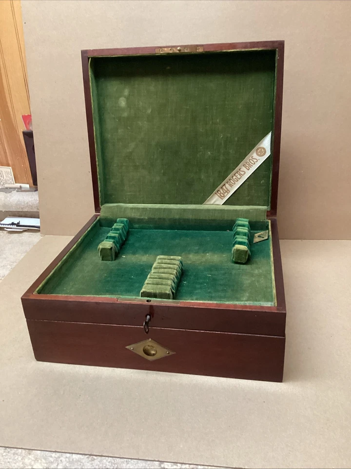 "Caja de cubiertos vintage Rogers con cerradura de cajón y llave 11,5""x5"" x9,5""" Foto 2 de 4