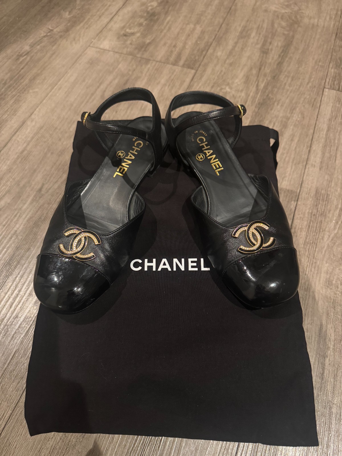 Chanel Interlocking CC Logo Leather Slingback Flats Black & Gold 37.5 (US 7.5)