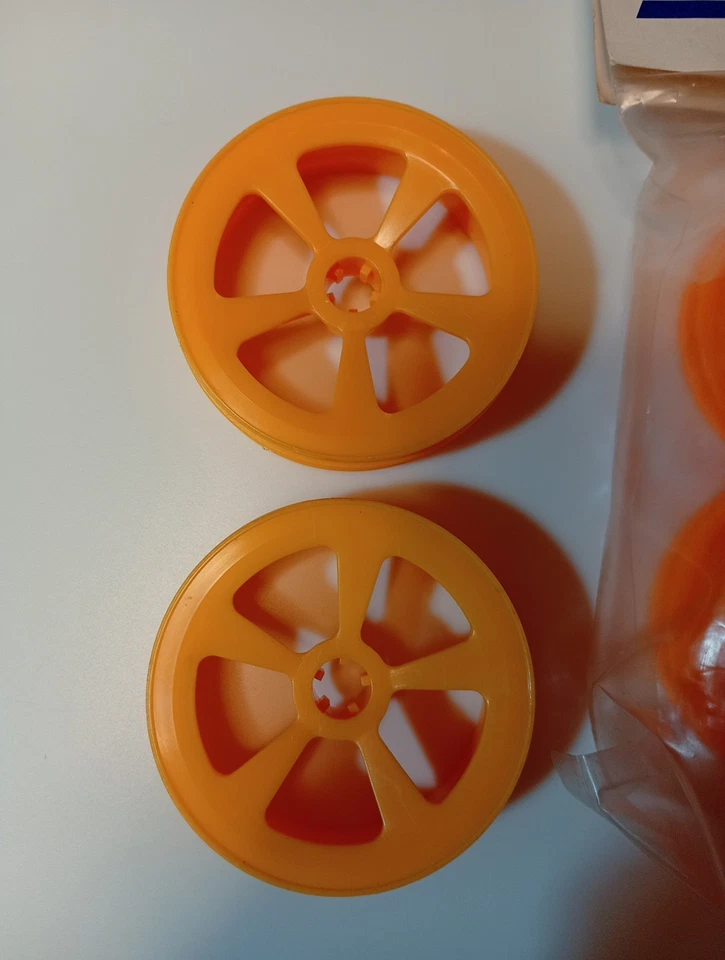 Losi JRX2 orange wheels UNUSED - Image 3 of 4