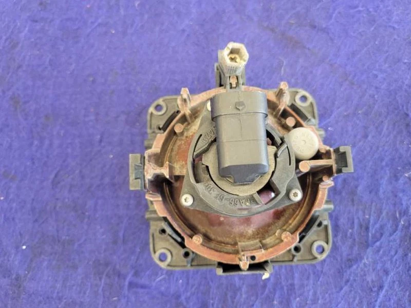 2003-2004 Ford Mustang Cobra SVT DOHC 4.6L Front Lower Fog Light Lamp Bulb  - Image 4 of 4