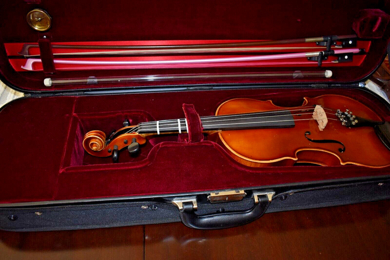 Antique Copy of Antonius Stradivarius Made in West Germany Violin W Case & Bow