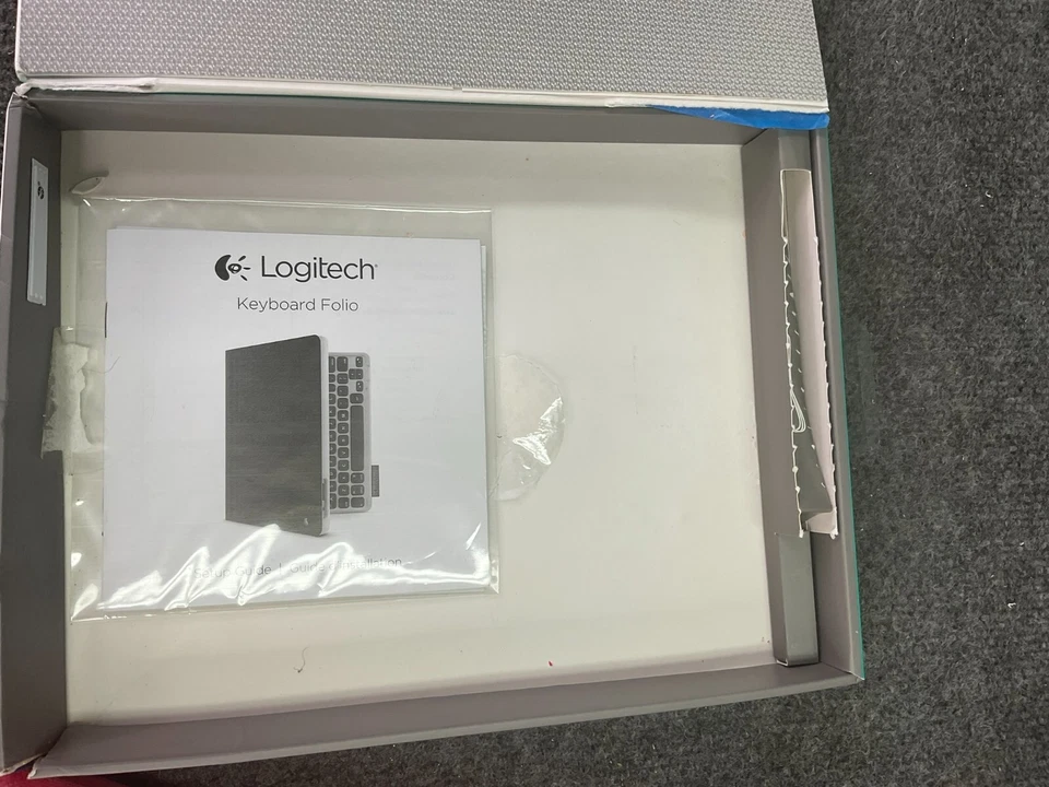 Logitech Keyboard Folio 📱 For iPad 2 3rd 4th Gen 920-005445 Bluetooth - Image 4 of 4