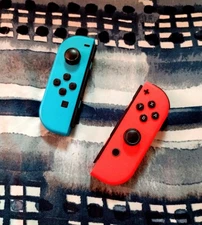blue and red nintendo switch joycons READ DESCRIPTION!!!!!!