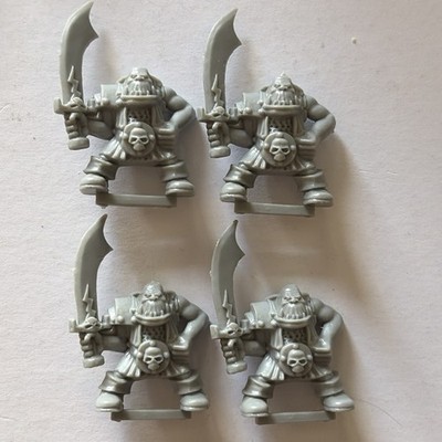 Orkkrieger x 4 - Warhammer Quest - Warhammer Fantasy Games Workshop