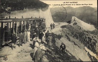 Ak Puy de Dôme, L'Arret du Grand Rocher et la Chaine des Puys... - 10666258