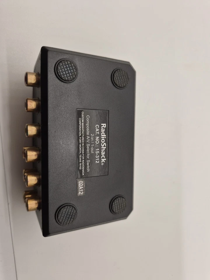 Radio Shack Composite A/V Selector Switch Cat. No. 15-312 2 In 1 Out Preowned - Image 3 of 3