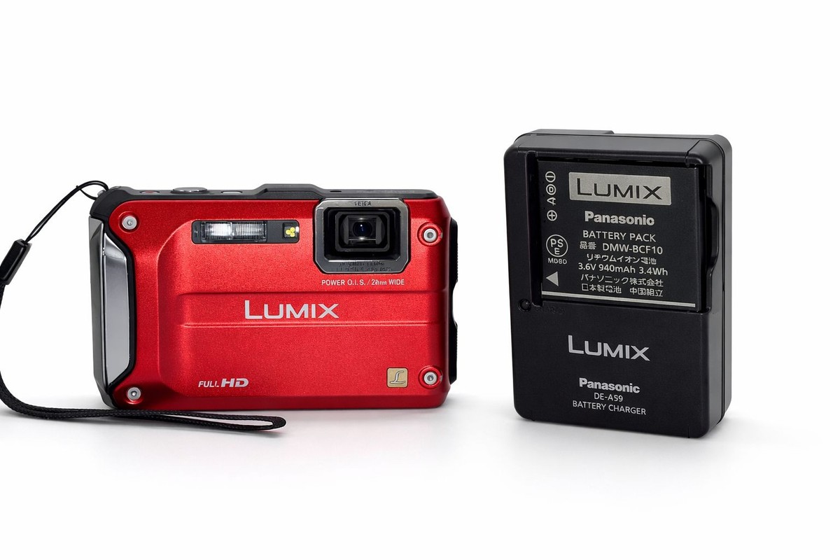 Panasonic LUMIX DMC-FT3 レッド Panasonic LUMIX DMC-FT3 Red Digital Camera Tested Excellent