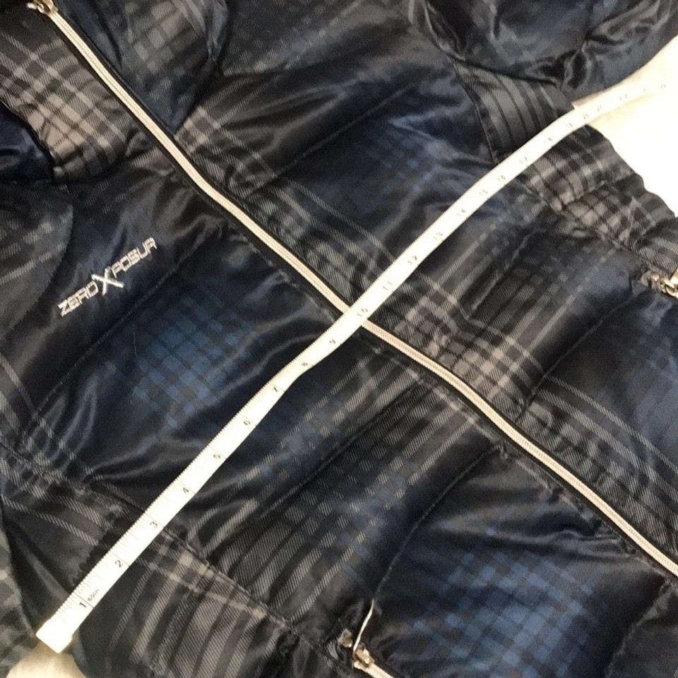 Zeroxposur Women’s Navy Blue Plaid Down Filled Puffer Coat Size Medium - Image 3 of 4