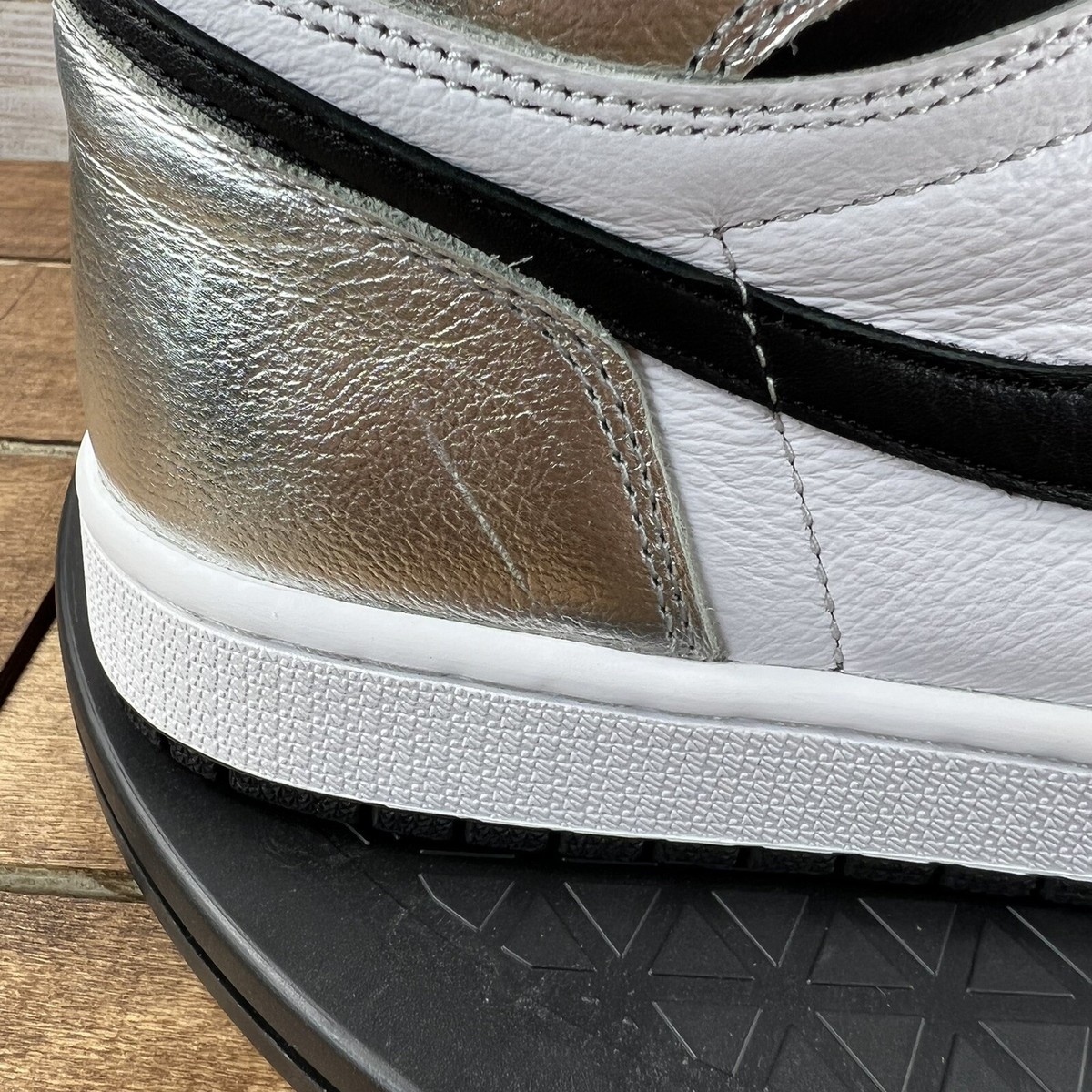 Nike Air Jordan Retro 1 High OG 'Silver Toe' CD0461-001 (Women 11