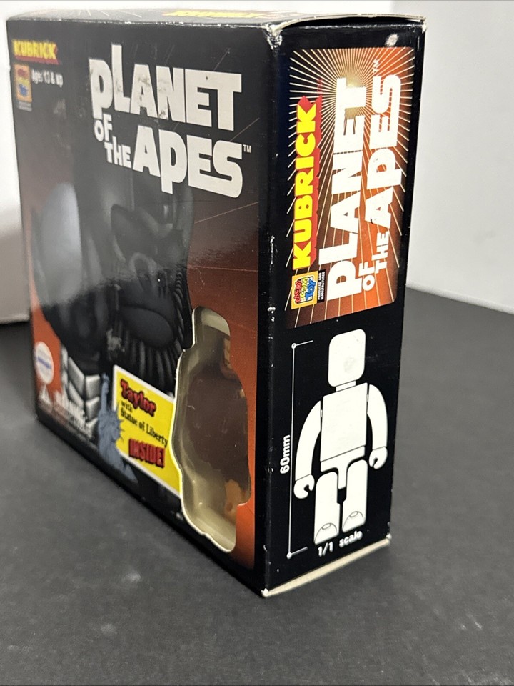 A BATHING APE® MEDICOM KUBRICK X PLANET OF THE APES BY BAPE PLAY