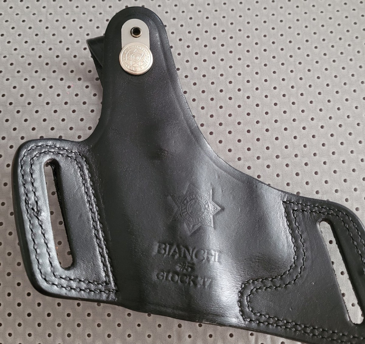Bianchi Model 131 Confidential Holster - Fits Glock 17, Thumb Break Retention, Plain Black/Tan - View #3
