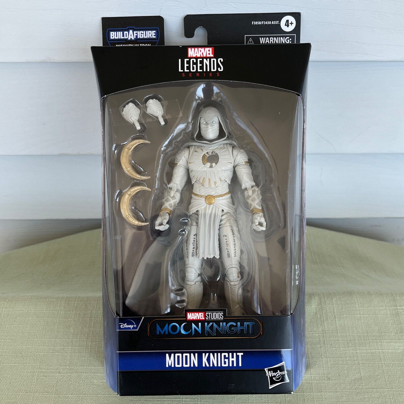 Marvel Legends Series MCU Disney Plus Moon Knight Action Figure 6-inch