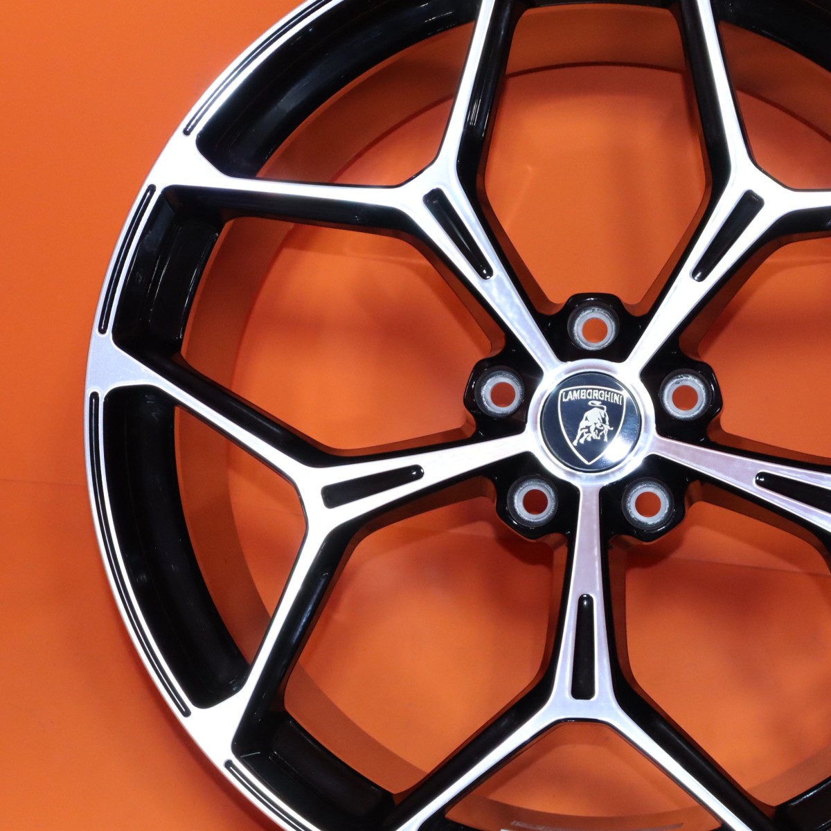 Lamborghini Revuelto SV 2024-2027 Rear Wheel P/N 47B601017