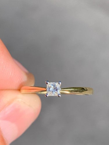 18ct gold diamond 20 point princess cut solitaire engagement ring - Picture 2 of 7