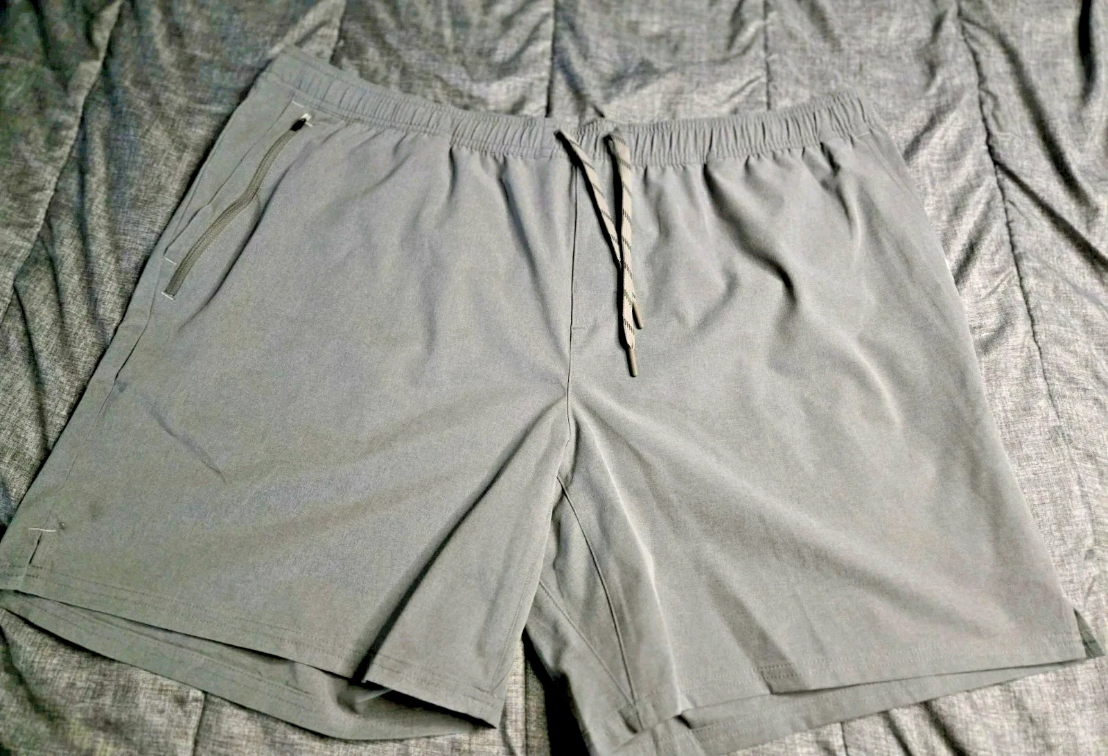 L.L. Bean Men’s 2XL Grey Athletic Shorts 7” Inseam Multisport Training Gym NWT