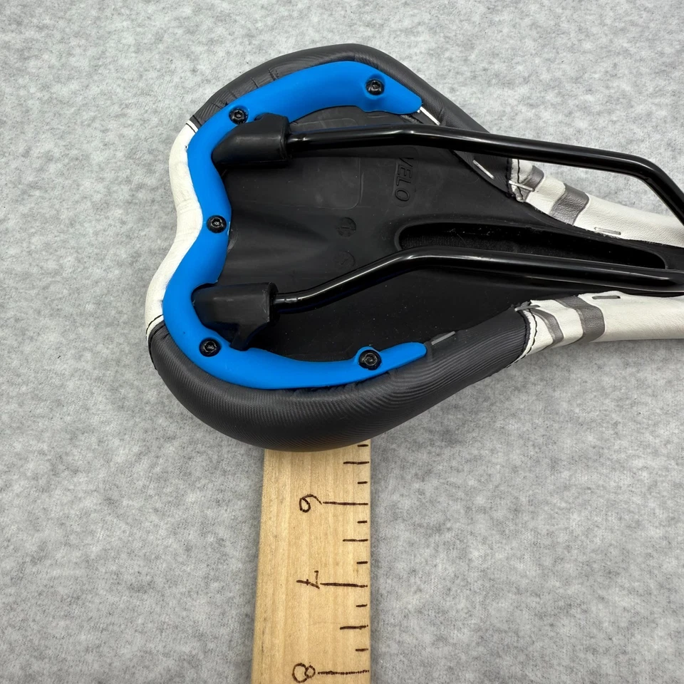 Giant Velo Saddle White Gray Black Striped - Image 3 of 4