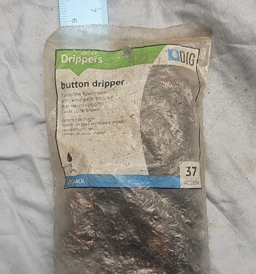 DIG 0.5 GPH Button Drip Emitter 25 Pack Brown Barbed Clog Resistant W2205B