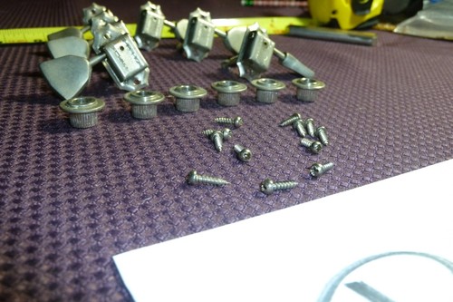 Late 1960s – 1970s Nickle Gibson Deluxe Double Line Guitar Tuners - Item PT - Picture 5 of 24