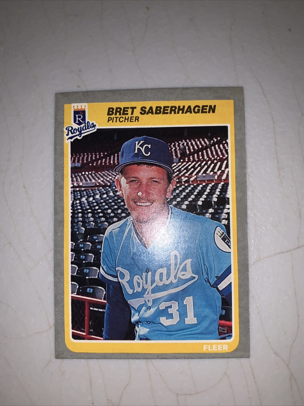 1985 Fleer - #212 Bret Saberhagen (RC)