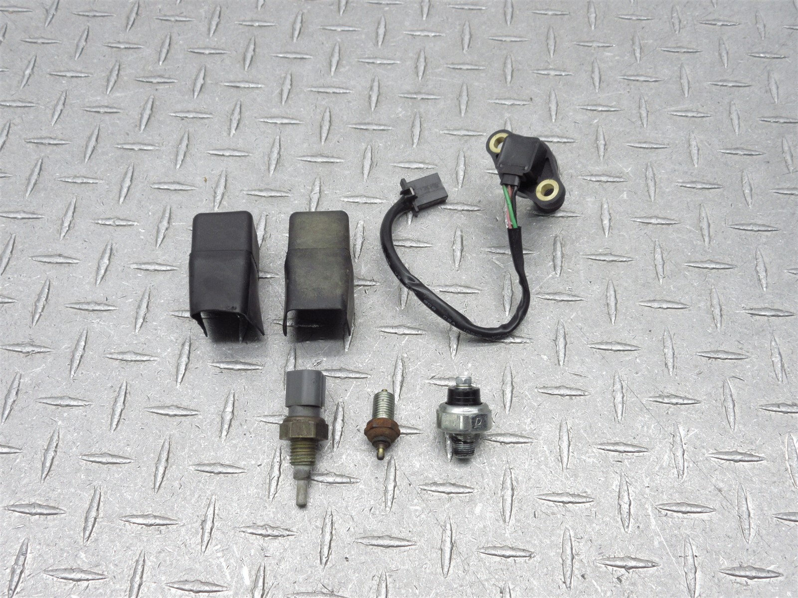 2006 0406 Honda CBR600 F4I Oil Pressure Engine Temp Speed Sensor Relay