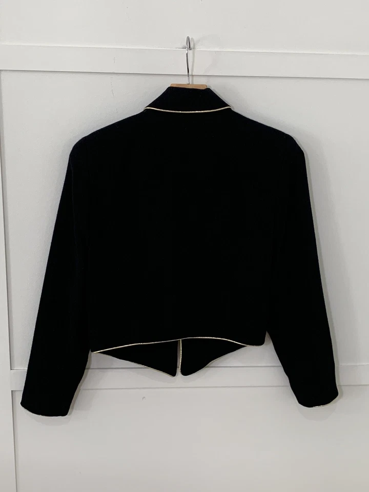 Chaqueta Pantalón Traje Vintage Lillie Rubí Crepé 100% Lana Talla 8 Botones Borde Dorado Usado en Excelente Condición Foto 3 de 4