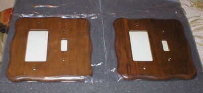 2 CARRIAGE HOUSE SOLID PINE SWITCHPLATE COVERS VINTAGE SOLD AS IS