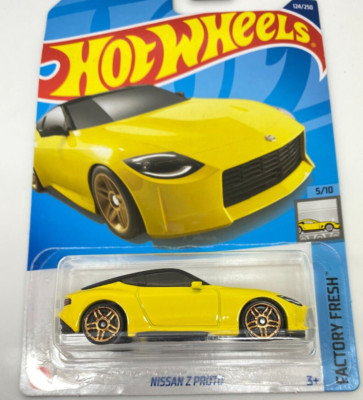 HOT WHEELS NISSAN Z PROTO YELLOW FACTORY FRESH 5/10 MINT LONG CARD 129