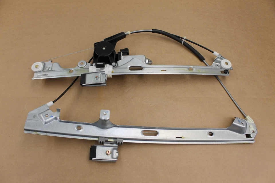 Left Front Power Window Regulator w/ Motor for 1999-2006 Chevy Silverado 1500 - Image 4 of 4