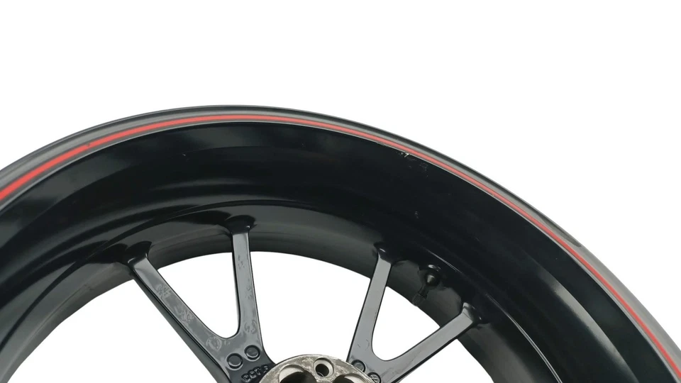 Заднее колесо TRIUMPH SPEED TRIPLE 1050 R ABS 2016–2018 гг. - Изображение 2 из 4