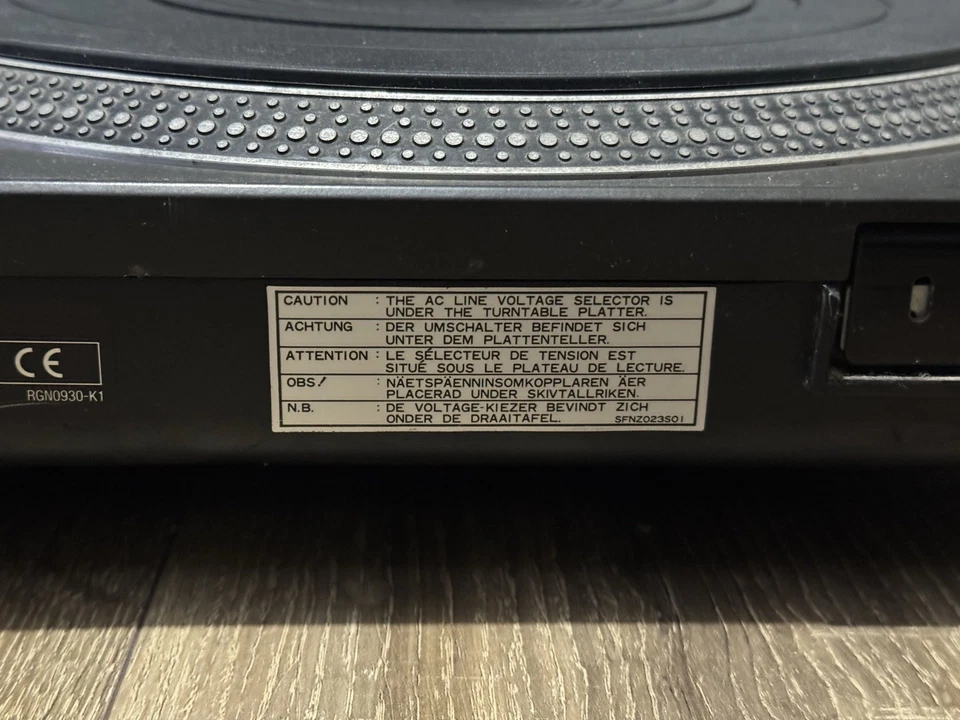 Technics SL-1210 MK2 Quartz Direct Drive Turntable. Black - Image 4 of 4