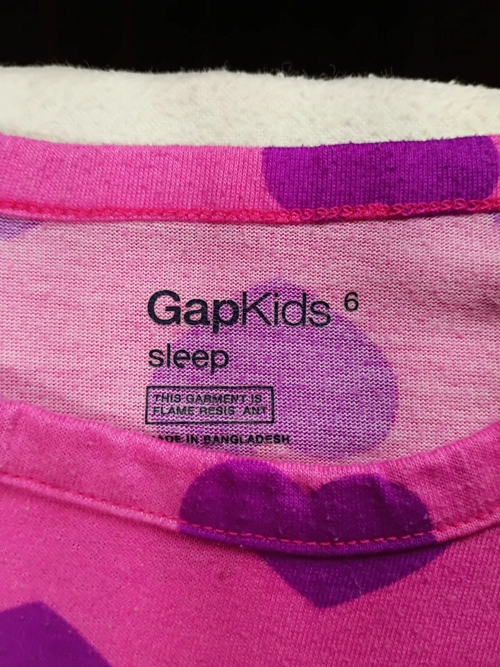 Pijama Gapkids Sleepwear tamanho 6 rosa manga longa com corações roxos - Imagem 4 de 4