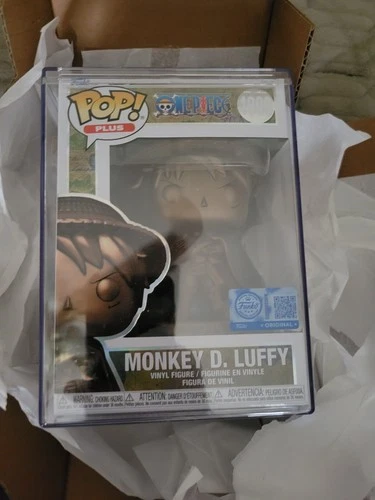 Funko Pop! Monkey D. Luffy #1900 One Piece Bronze Statue  Funko Shop Exclusive
