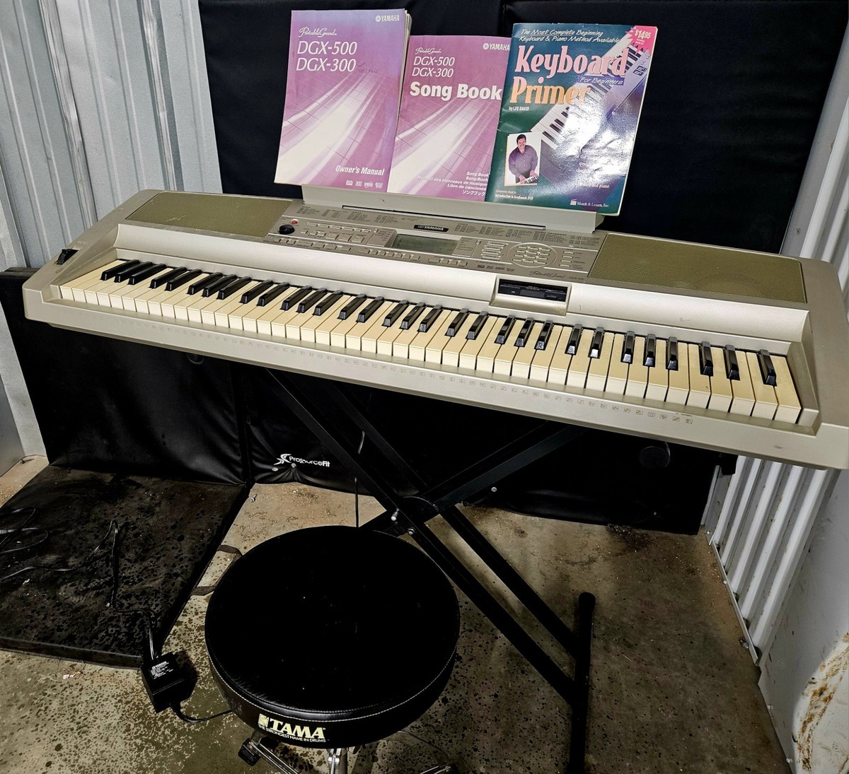Yamaha DGX-500 Portable Grand 76-Key Keyboard Beige w/ Stand