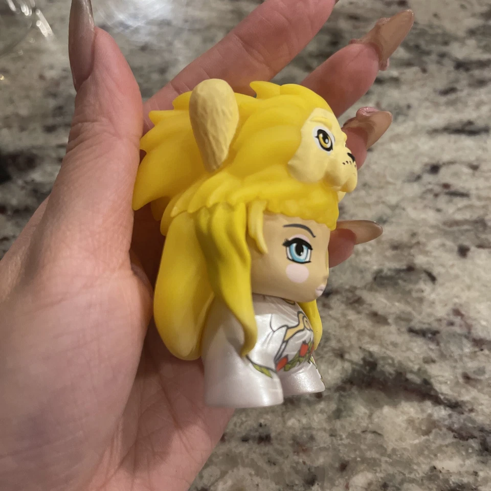 Виниловая фигурка Kidrobot Arcane Divination The Lost Cards Strength Dunny новая - Изображение 3 из 4