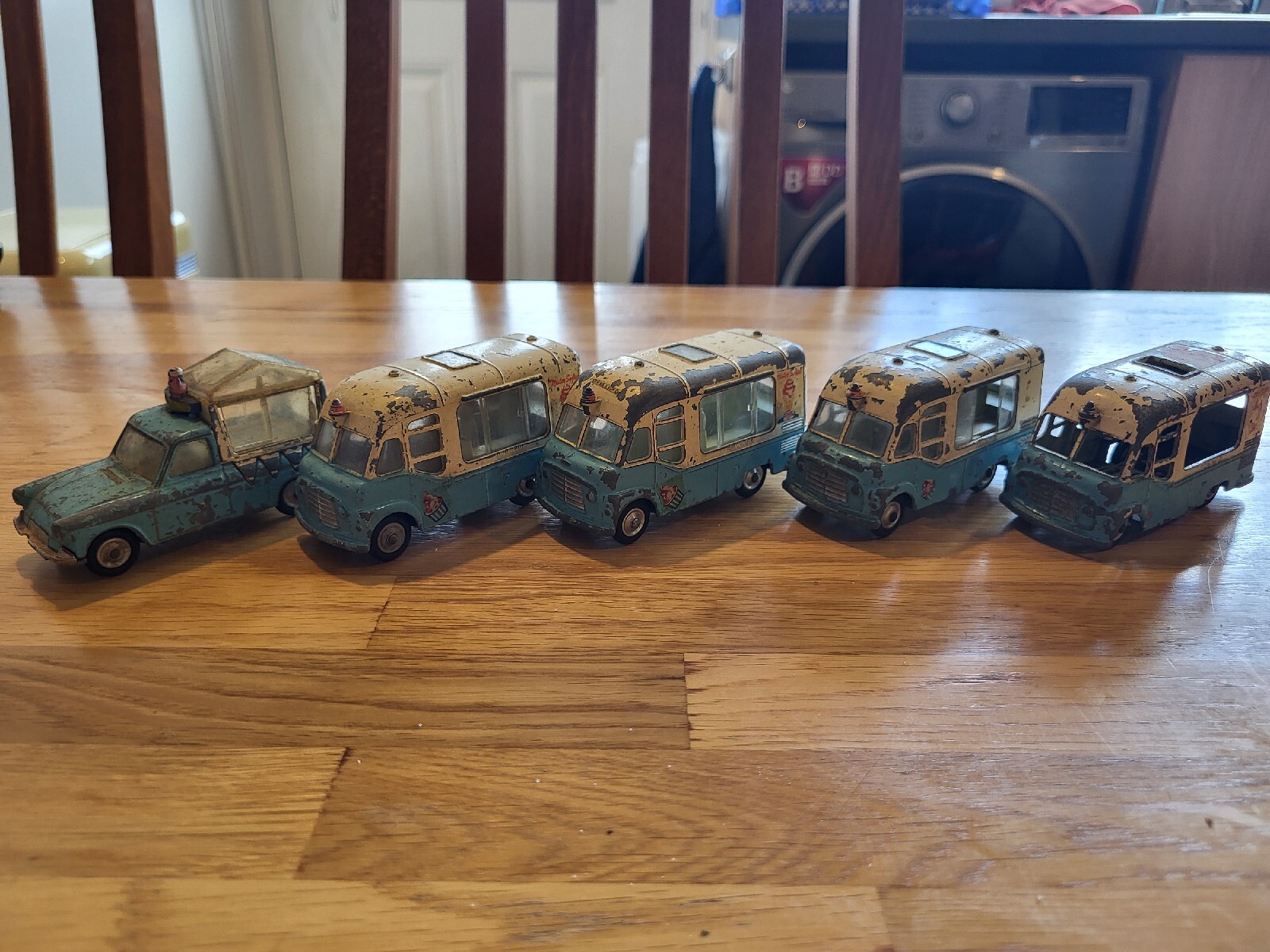 Corgi Toys 1/43 – Smith's Karrier Van Glacier Gervais – Repeint – Sans Boîte