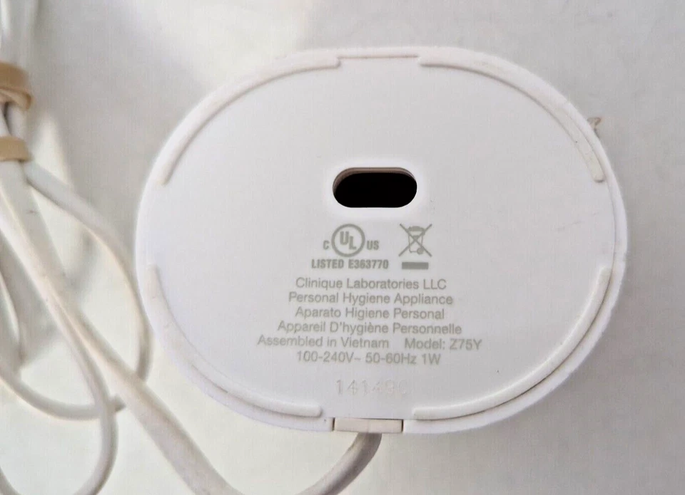 CLINIQUE PERSONAL HYGIENE APPLIANCE `Z75Y - Image 3 of 4