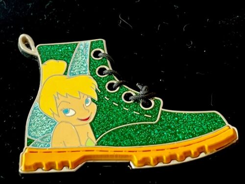 DISNEY PIN Tinker Bell LE Tink Steppin' Out Hiking Boot Laces  2009 NOC RARE - Zdjęcie 1 z 7