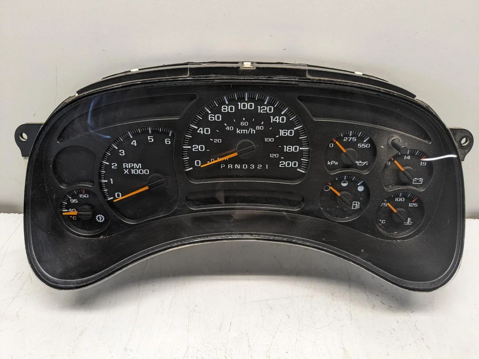 Used: 2006 GMC Sierra 2500 Speedometer Cluster KPH - Изображение 3 из 4