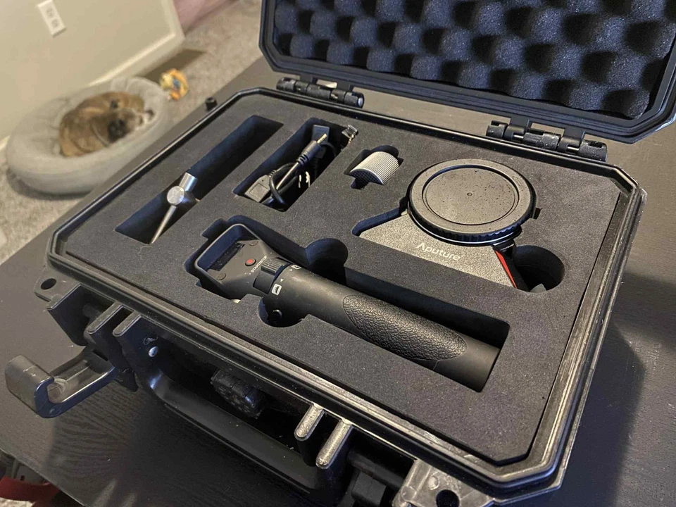 Aputure DEC EF 镜头转 Micro Four Thirds 无线远程适配器 带手柄 – 全新。  — 第 2/3 张图片