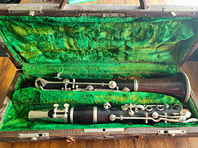 French Siour Chapelain Clarinet with Case