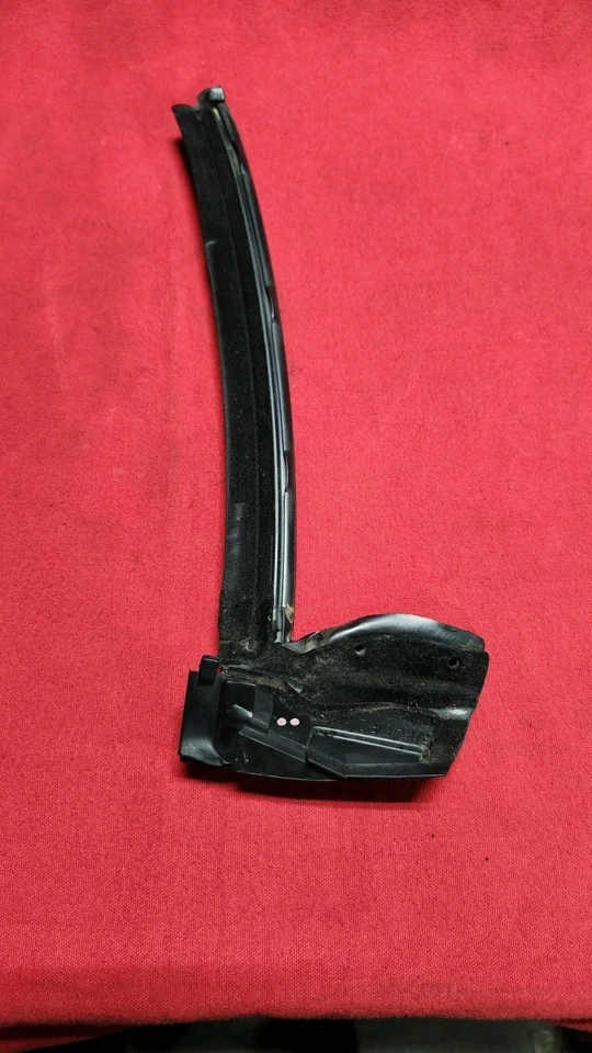 Rear Window Seal Rubber Set Left & Right 97-04 Mercedes Benz R170 SLK230 SLK320 - Image 3 of 4