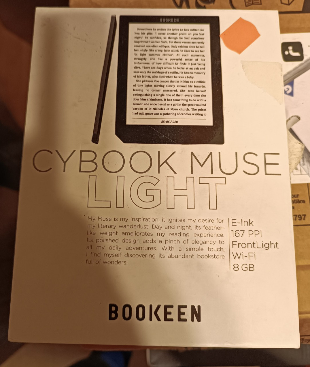 Liseuse eBook Bookeen Cybook Muse pour lire au lit sans fatiguer vos yeux
