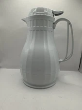 Select Serve Insulated White Coffee Carafe Server Pitcher 44 oz Push Button Lid
