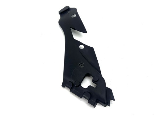 Mercedes-Benz C W204 Vorne links Untere Verkleidung Scheinwerfer A2048261324