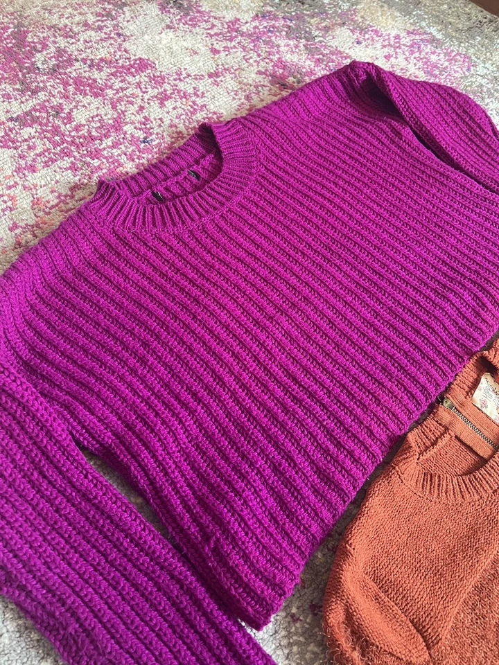 Lote de suéteres talla pequeña para mujer naranja y púrpura manga larga elásticos Forever 21 Foto 3 de 4