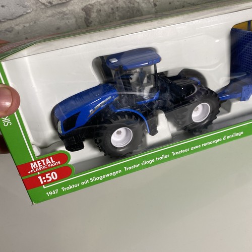 SIKU NO.1947 1:50 Scale NEW HOLLAND TRACTOR WITH SILAGE TRAILER Dicast Model Toy - Picture 3 of 6