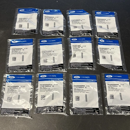 12 packs of Ford factory hardware transmission seals LC3Z-7H223-A brand new